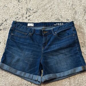 Gap 1969 - Blue Denim Cuffed Shorts - Size 32 Inseam: 4 1/2 inch Rise: 10 inch